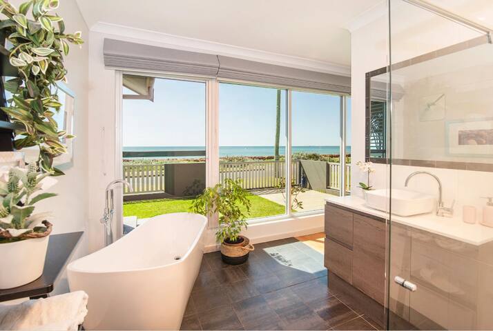 THE DECK HOUSE – Beautiful Busselton Beachfront gallery image 5