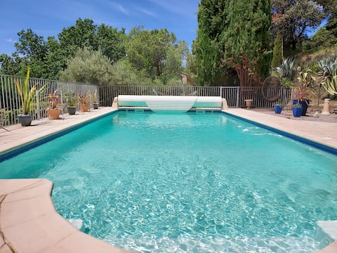 L'Ours Brun holiday home with private pool