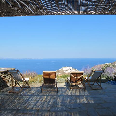 4-BEDROOM CYCLADIC HOUSE WITH POOL