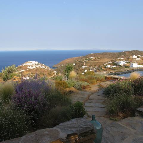 4-BEDROOM CYCLADIC HOUSE WITH POOL gallery image 2