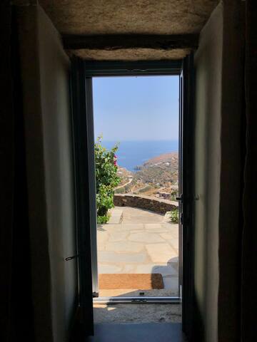 4-BEDROOM CYCLADIC HOUSE WITH POOL gallery image 4