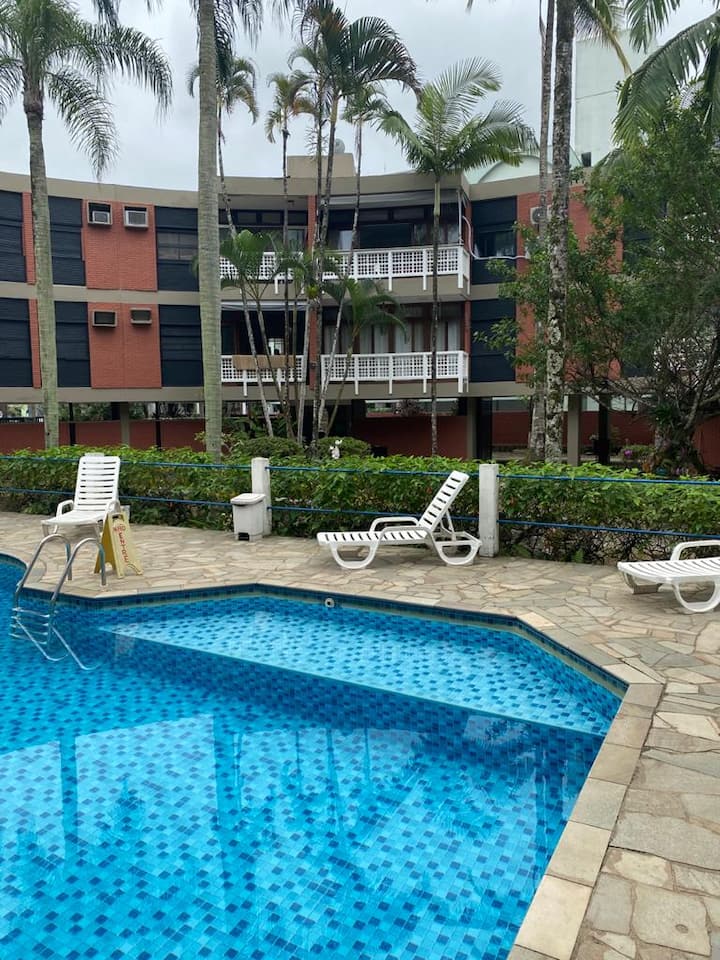 Condomínio Com Piscina Na Praia Da Enseada - Guarujá