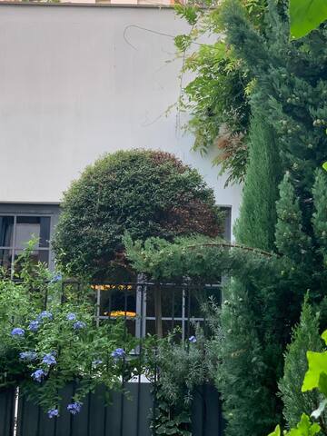 Gorgeous Townhouse in the heart of NoLo gallery image 2