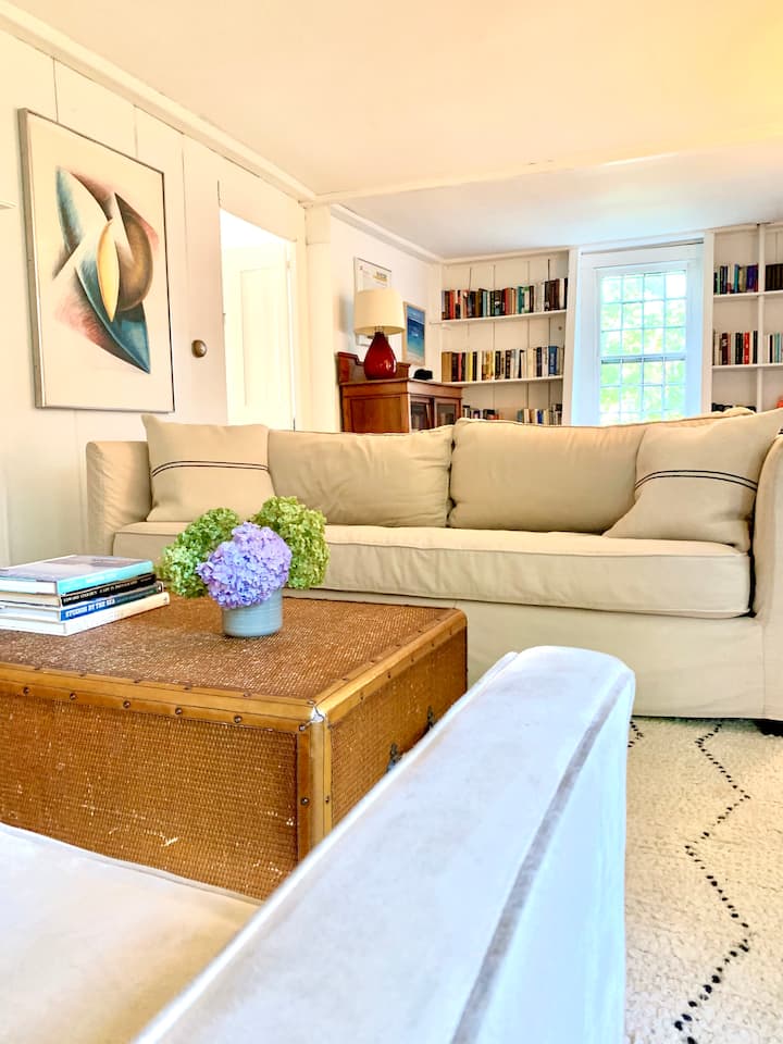 Spacious Historic Cottage W/pool - Walk To Beach - Old Saybrook, CT