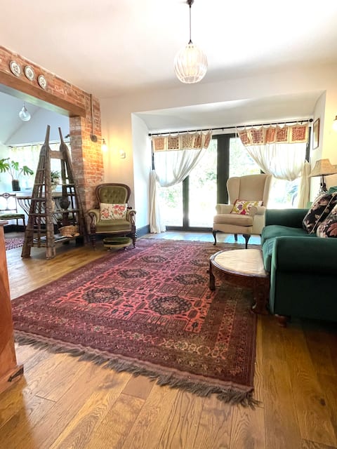 Top performing Airbnb: Cozy Georgian Coach House at The Brook in Bournemouth, Christchurch And Poole