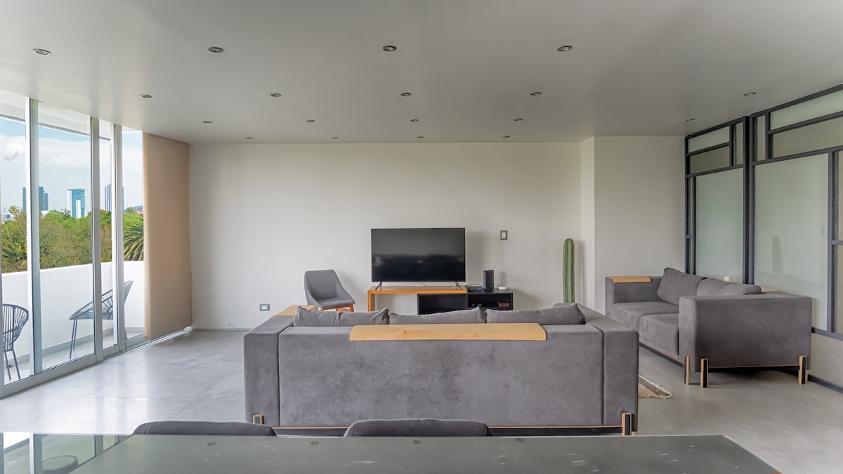 Propiedad de Airbnb exitosa: Big, Modern, Bright Condesa Apt. in Front of Park en Cuauhtémoc