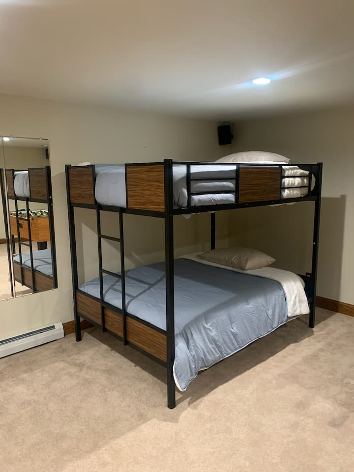 Bunk bed 1 in Basement Room 7