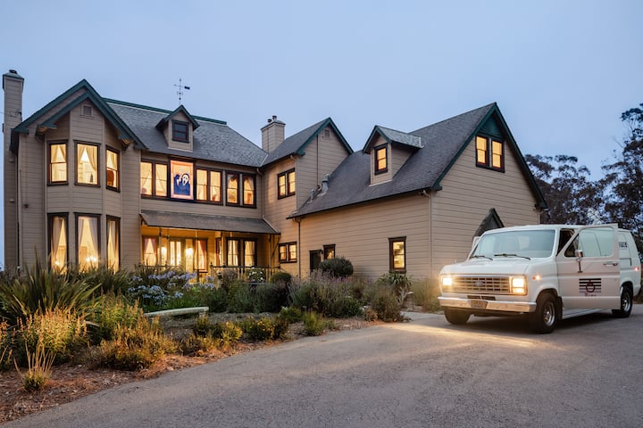 Take your chances and celebrate Halloween with a stay at the SCREAM house! 