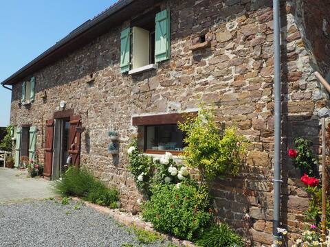Large house by the sea;200m direct beach access