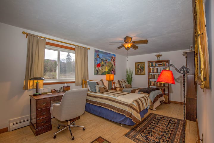 Dormitorio #6 (dos camas individuales)