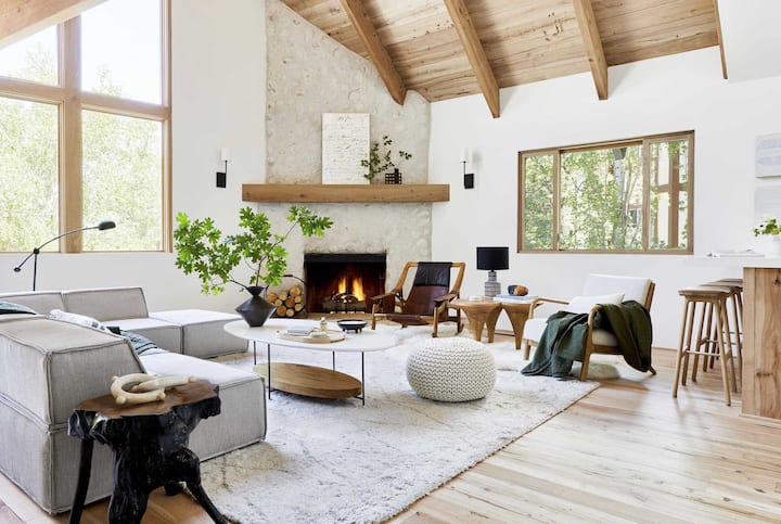 The Mountain House, by designer Emily Henderson - Cabins for Rent in Lake  Arrowhead, California, United States - Airbnb
