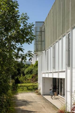 Great architecture in a peaceful, central location gallery image 5