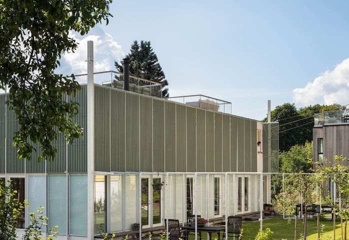 Great architecture in a peaceful, central location