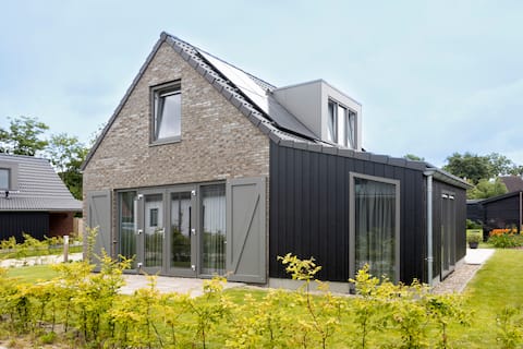 Beautiful luxury holiday villa 15 min from the sea