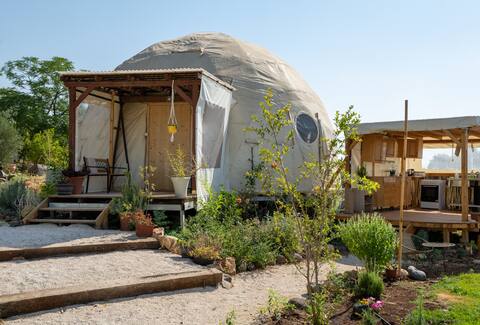 חאג'מאהלHaJ MaHaL Yurt&Dome