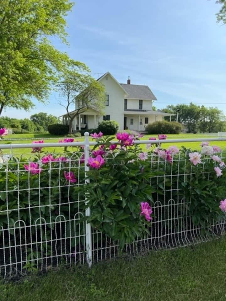 Entire farmhouse in the country Farm stays for Rent in Winterset