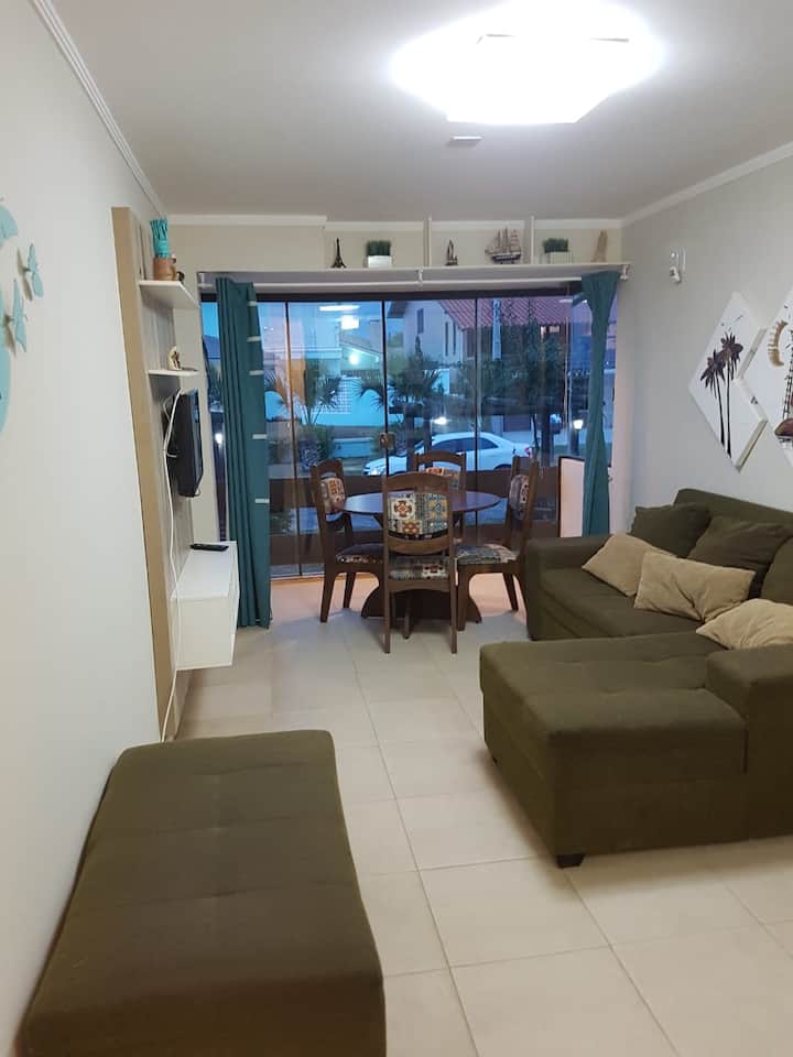 sebule iliyo na kitanda cha sofa, smartv, pazia la ziada kwa chujio bora cha mwanga.