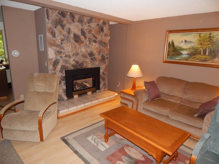 Hartstene Pointe Cabin For Rent - Penrose Point State Park, Lakebay
