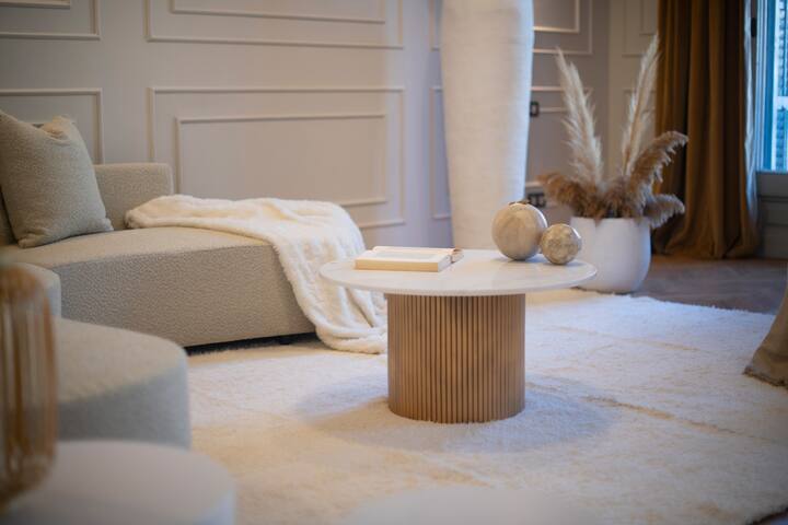 Five Bedroom Deluxe Apartment Paseo de Gracia gallery image 4