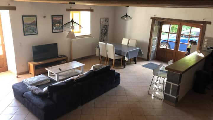Maison De Vacances Au Coeur Du Parc Des Volcans - Vic-sur-Cère