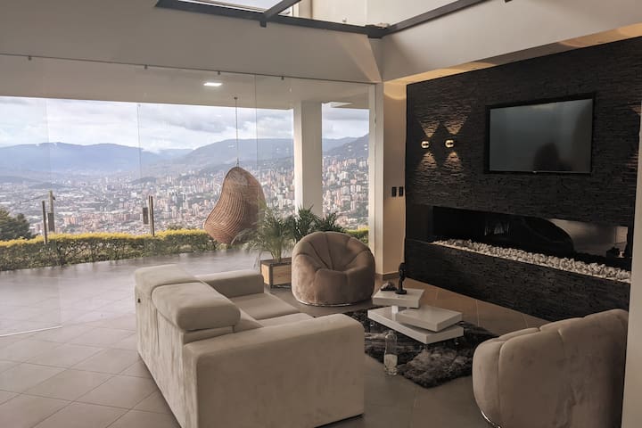 Entire home with 6+ bedrooms in Envigado - ☆Glass Mansion☆ | Breathtaking 180° Panoramic View