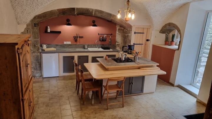 Saint-Cirgues-de-Prades Vacation Rentals & Homes - Auvergne-Rhône-Alpes,  France | Airbnb