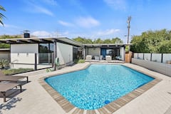 Private+Mid+Century+Modern+Pool%2FView+Restored+Home
