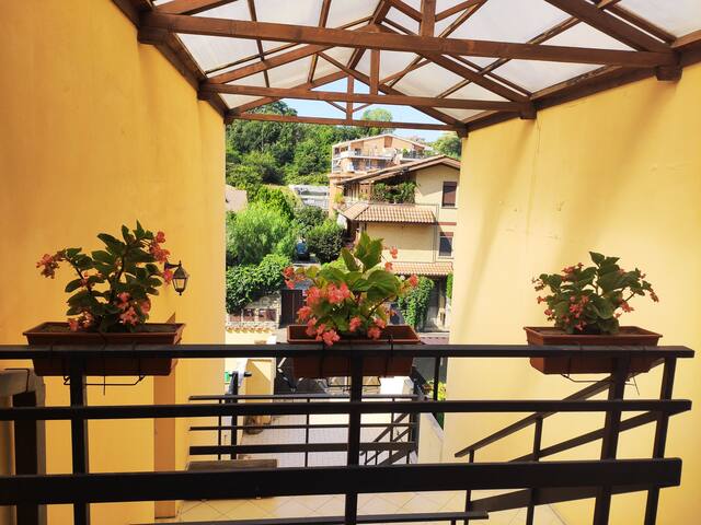 Large house 3 floors. City ‘n sea of Rome. gallery image 3