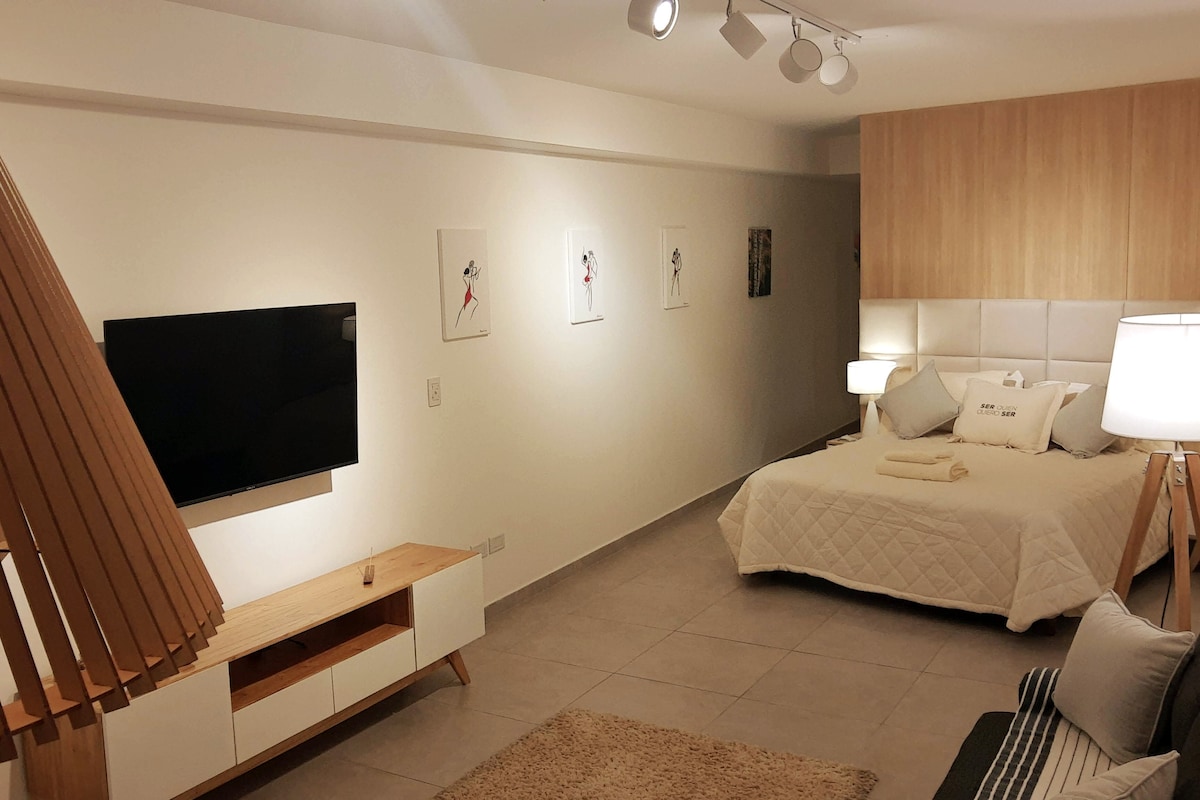 Kitanda 1 cha Queem/2 Kitanda cha ukubwa mmoja.