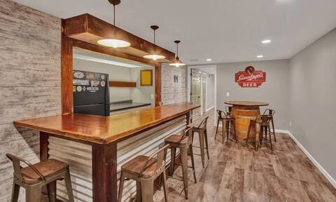 Charming Cottage - Close to Stevens Point