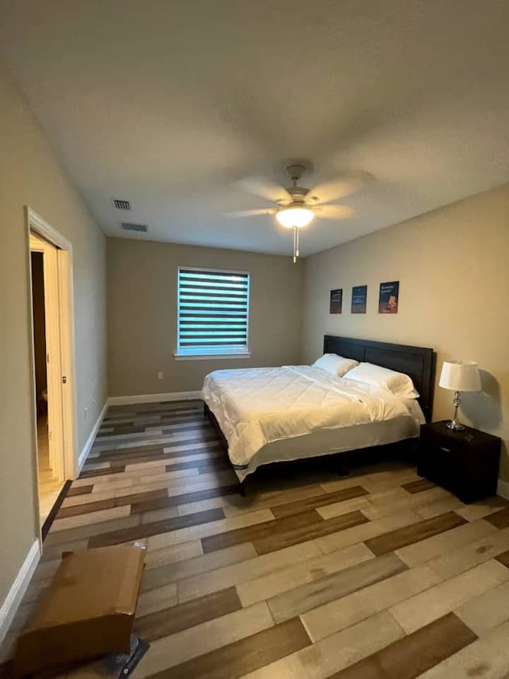 Letto matrimoniale grande con materasso in memory foam da 14 centimetri