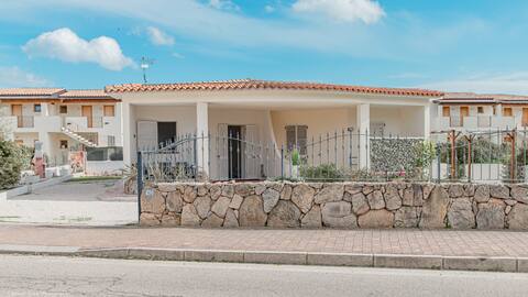 Budoni villa 50 mt from the sea 