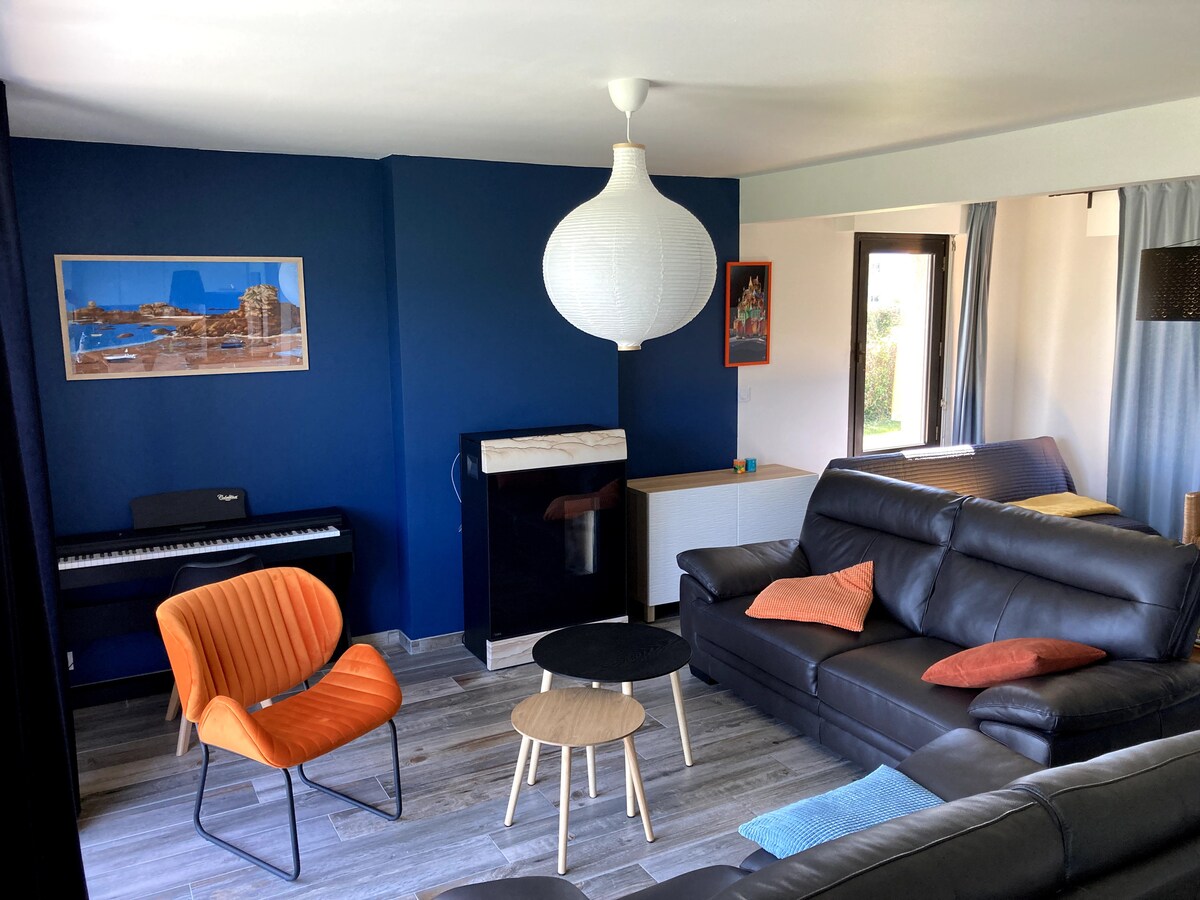 Propriété Airbnb réussie: L'eau qui rêve, 4* house with sea view, 800 m from the beaches à Locquirec