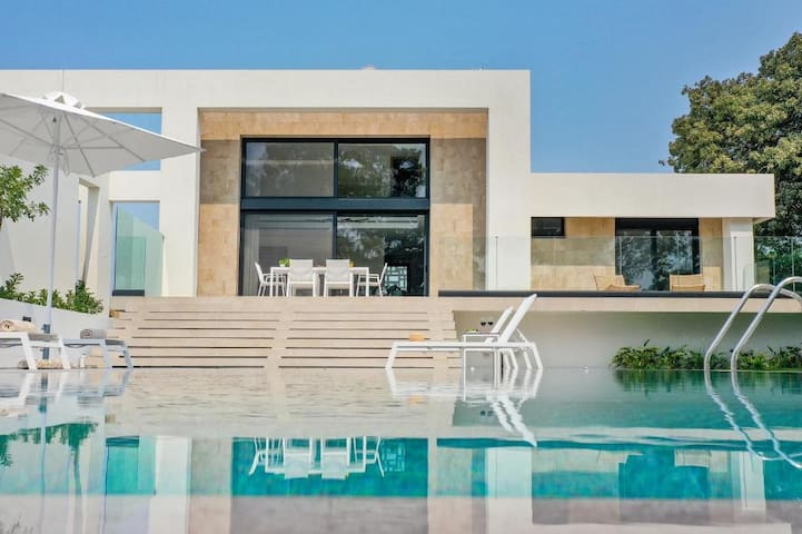 Aurum Villa 1