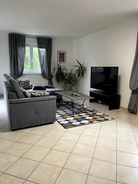 Beautiful 3 room apartment with terrace and parking