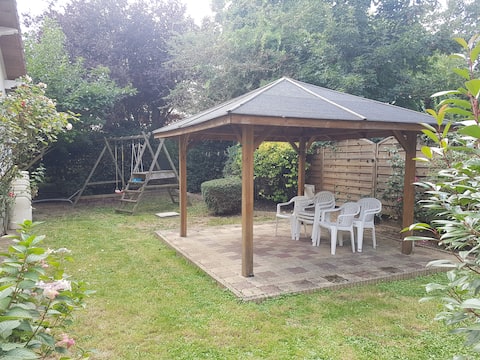 Private outbuilding with garden 22 minutes from Paris