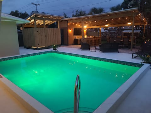 PURA VIDA! Pool with outdoor kitchen & Bath
