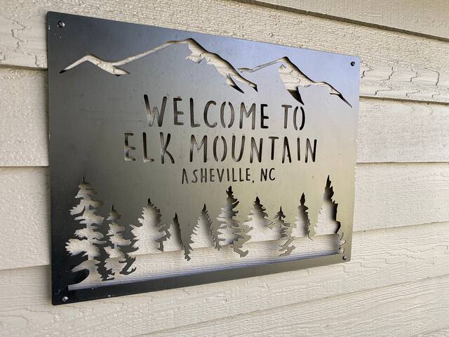 Asheville Best Mtn Retreat-5 mi. town! Spa. Dog ok gallery image 4