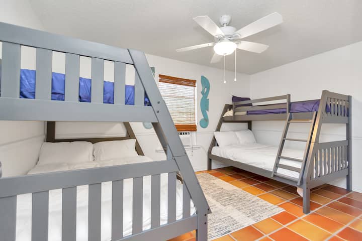 Chambre avec lits superposés Twin over Full, au premier étage.