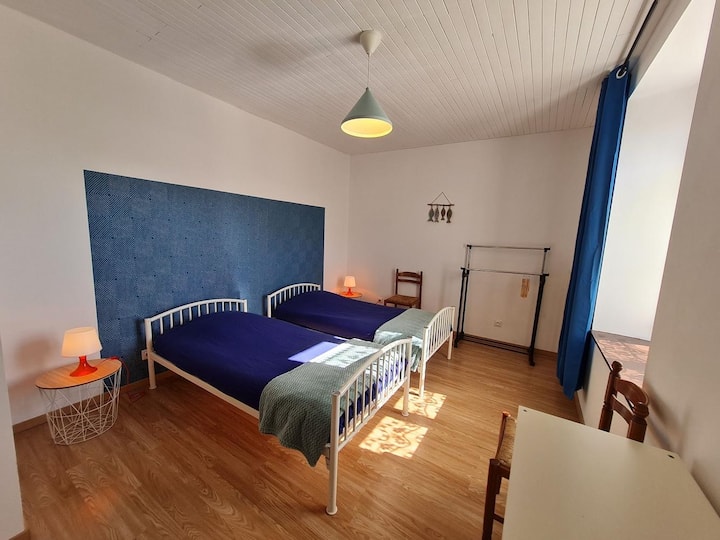 Спалня №2 - единични легла