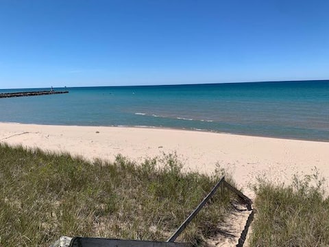 Peaceful private getaway on Lake Michigan