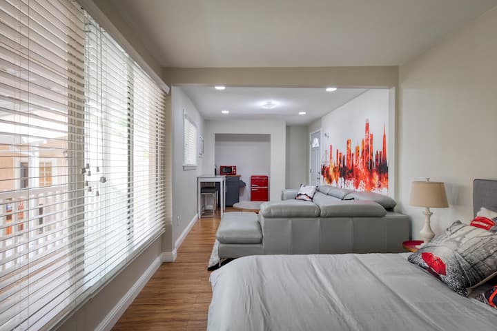 Natural light and fresh air are abundant in The the Red Urbanhoop! Hang out in the living room and enjoy the year-round natural sunlight Northern CA brings.