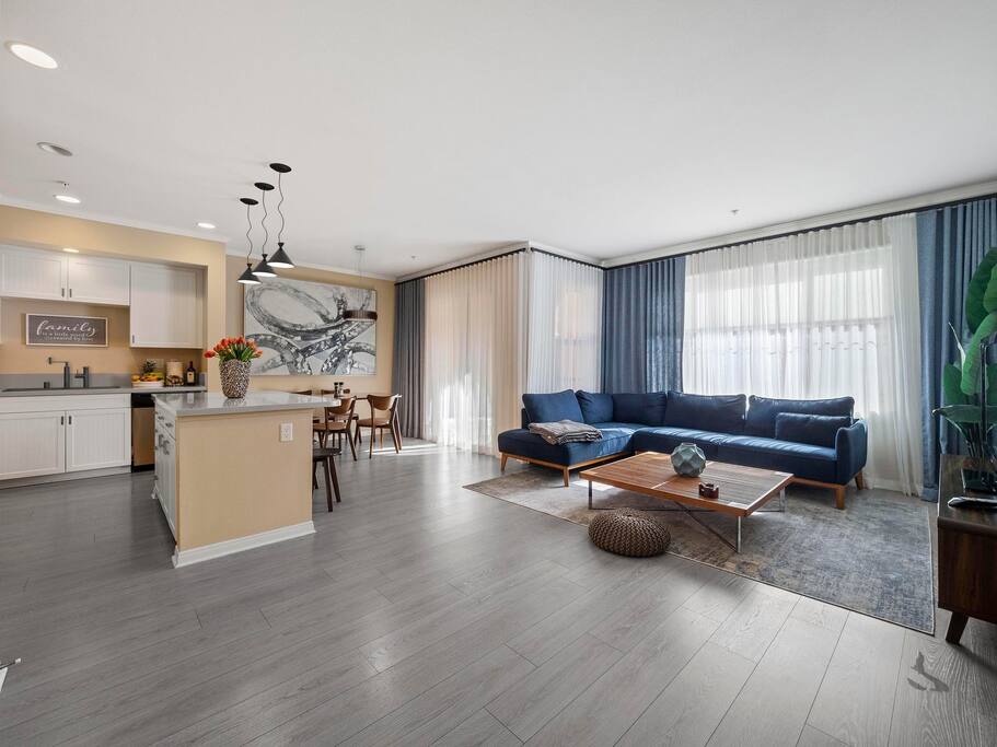 Gorgeous 2 Bedroom Apartment near Irvine Spectrum