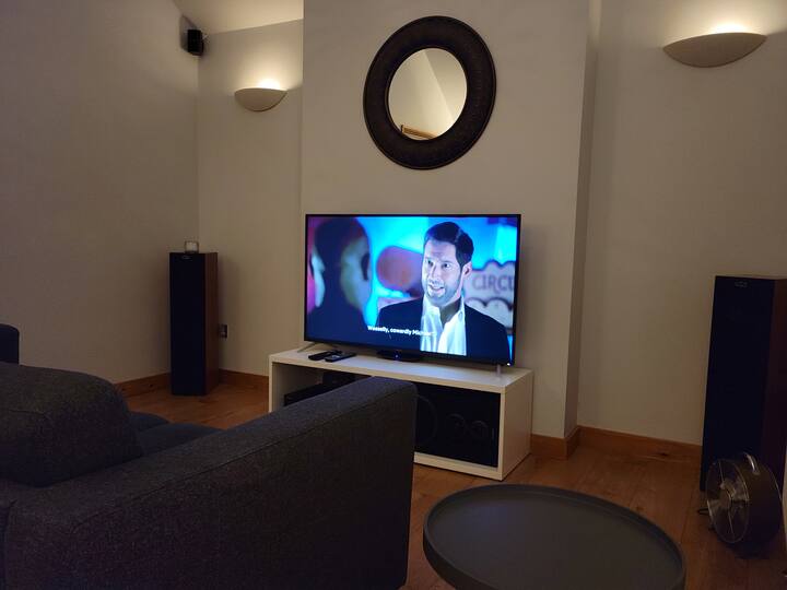 Apartment in Runnymede close to Windsor Condominiums for Rent in