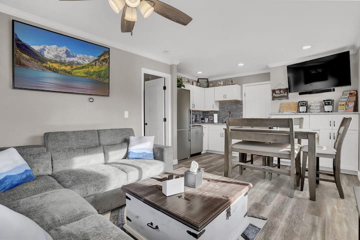 Grandview Mesa - Amazing Mountain Views! - Colorado Springs, CO