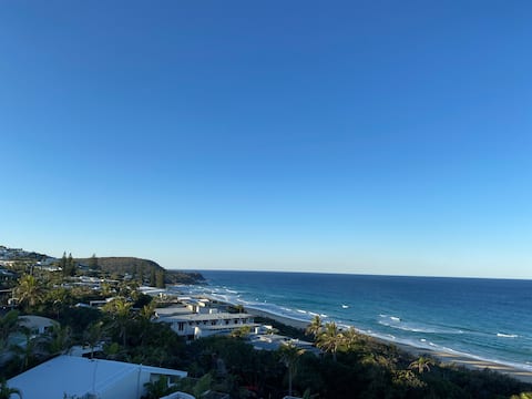 Sunshine Penthouse with stunning Coral Sea views