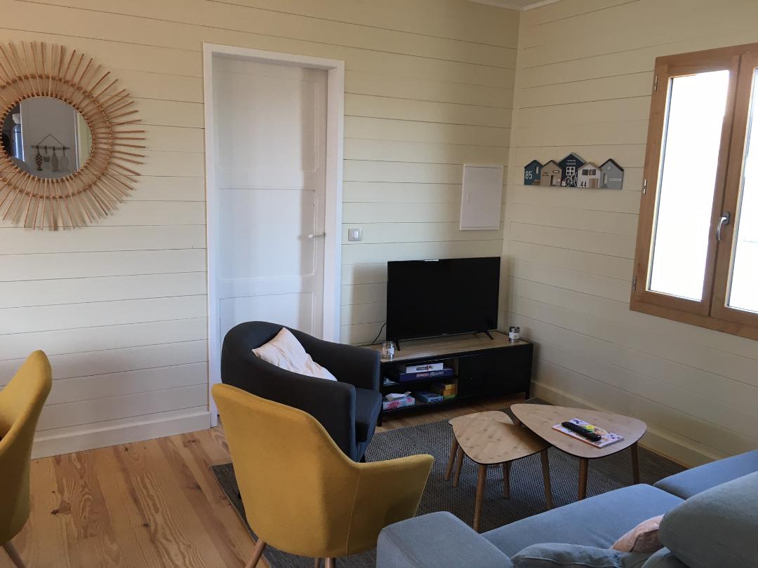 Top Airbnb: Beautiful cottage with terrace, sea view, 7/9 people à Gruissan