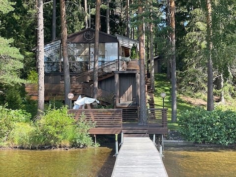 Cottage on clear Ruostejärvi