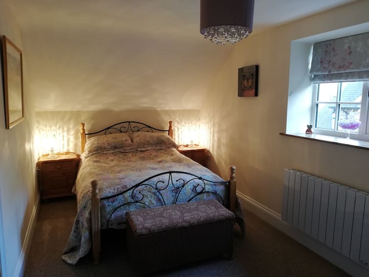 Beautifully presented comfortable double bed