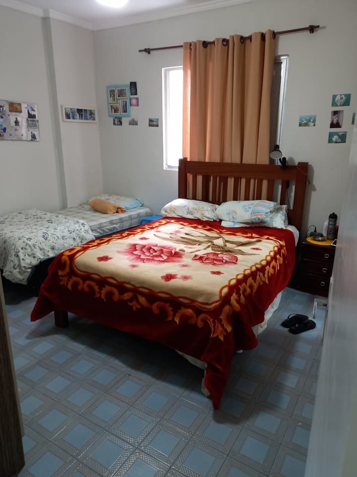 Banjë në suitë e përshtatur për njerëzit e moshës dhe me lëvizshmëri të ulët.